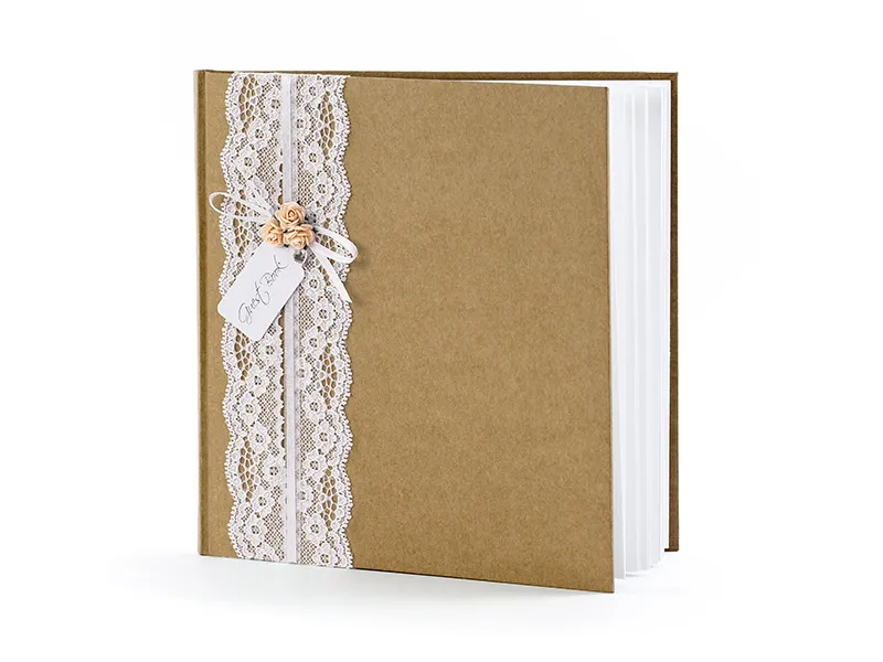 Romantisk naturfärgad gästbok med vit spets. Till ett romantiskt bröllop med inslag av jute.