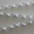 Crepe girlang med fransar Vit 6m / 24 m